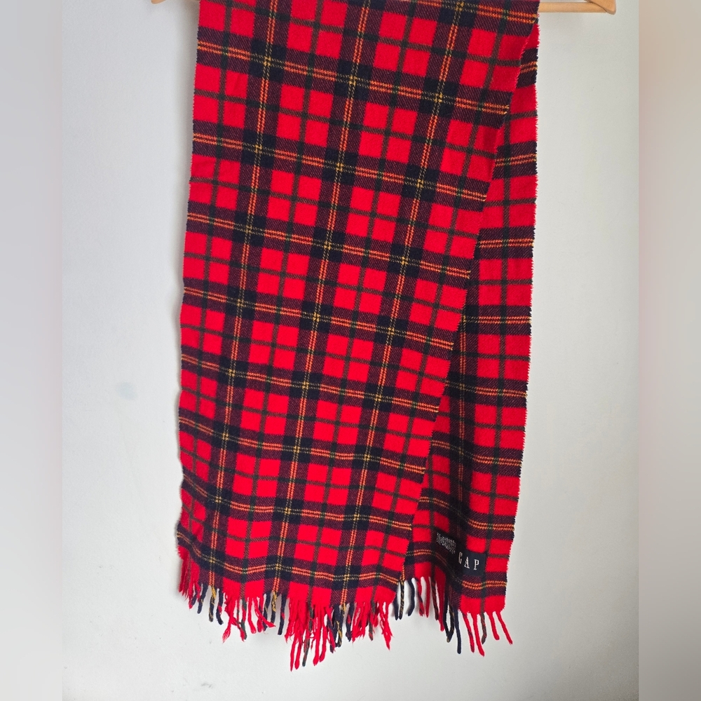 GAP Vintage Red Plaid 💯 Wool Scarf with Fringe
